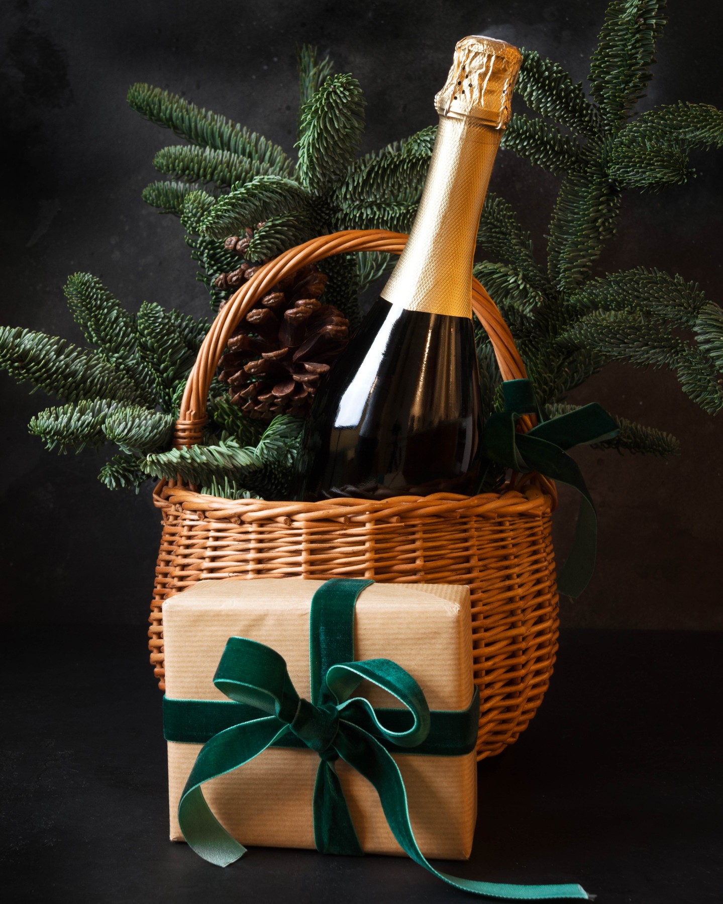The holidays are all about giving from the heart, and what could be more personal than gifting a bottle of wine that you’ve made yourself? 🍷🎁

Homemade wine, when dressed up with a bit of creativity, becomes a thoughtful and elegant present that friends and family will be thrilled to receive. Check out how we transformed homemade wine into a gift that looks as good as it tastes!

Read now! 🔗Link in bio

#RJSCraftWine #CraftWine #CraftandCork #HolidayWine #GiftGuide #GiftIdeas