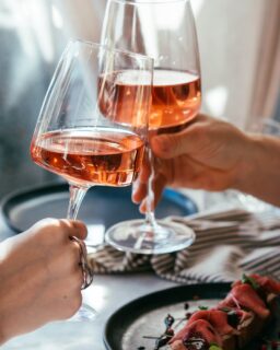 Nothing says summer like a chilled glass of rosé. Refreshing flavours, vibrant pink hues, and easy-drinking character: Rosé is the perfect sipper for warm-weather gatherings. Whether you’re hosting a summer wine cocktail party or relaxing with friends on the deck or dock and sipping on icy frosé, we've got everything you need to know about choosing the best rosé wine for the occasion!🌹🍷🩷

Check out ur blog, Craft & Cork at rjscraftwinemaking.com for the full list! 🔗Link in Bio

#RJSCraftWine #RoseDay #RoseWine #WineCocktail #Frose #CraftWine #CanadianOwned #ProudlyCanadian #SupportLocal #SummerWine
