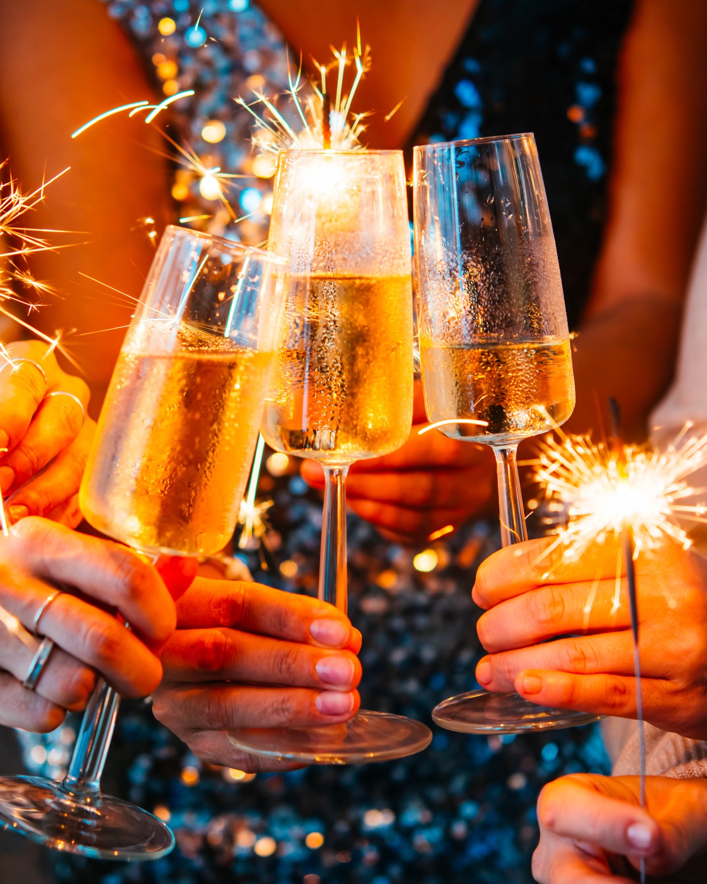 As the year comes to a close, we want to raise a glass to you! 🥂❤️

Wishing you a joyful holiday season filled with warmth, laughter, and a well-deserved toast of your favourite wine.

#RJSCraftWine #FoodandWine #HolidayWine #HappyHolidays #CanadianOwned #ProudlyCanadian #SupportLocal