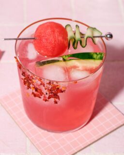 Sip your way into spring with our Rosé Cucumber Cooler! Made with RJS Cru International France Rosé, this drink is crisp, clean, and refreshing. 💐💖

INGREDIENTS (per serving)
4 oz France Rosé
1 oz cucumber juice
½ oz lime juice
Splash of soda

GLASS GARNISH 
Cucumber ribbon
Mint

DIRECTIONS
1. Build over ice, stir gently, garnish and serve.

#CocktailoftheMonth #RoséWine #WineCocktail #CocktailLovers #SpringCocktail #CucumberCocktail #SummerCocktail