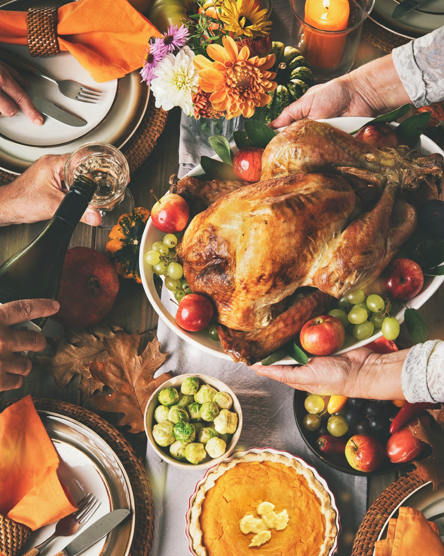 Wishing everyone a safe and thankful Thanksgiving! 🍷🦃🧡

#RJSCraftWine #Winemaking #CraftWine #FoodandDrink #WinePairings #ProudlyCanadian #SupportLocal #Thanksgiving