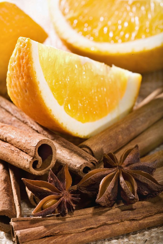 mulled wine ingredients - orange and cinnamon